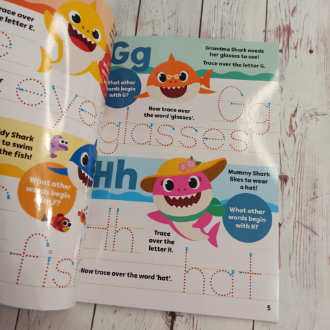 Baby Shark Wipe Clean ABC - książka po angielsku z suchościeralnym markerem Baby Shark Wipe Clean ABC - książka po angielsku z suchościeralnym markerem