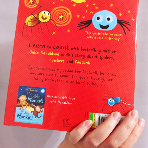 SPINDERELLA Julia Donaldson - zestaw książka po angielsku z pluszowym pająkiem SPINDERELLA Julia Donaldson - zestaw książka po angielsku z pluszowym pająkiem