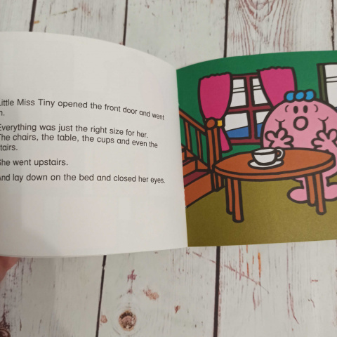 Little Miss Tiny just the right size- książeczka Roger Hargreaves Little Miss Tiny just the right size- książeczka Roger Hargreaves