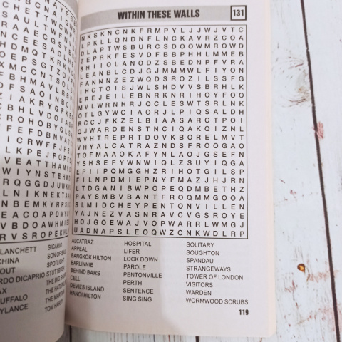 200 Pocket Wordsearches