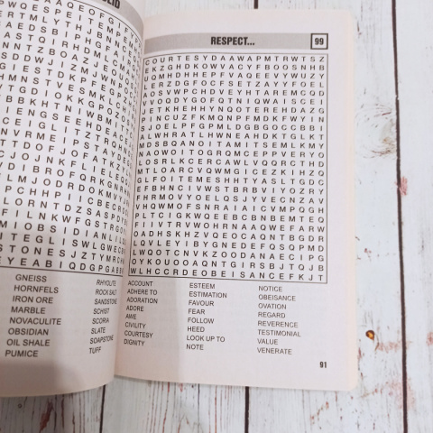 200 Pocket Wordsearches