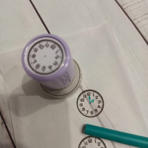 Pieczątka zegar do rysowania wskazówek i nauki godzin Pieczątka zegar do rysowania wskazówek i nauki godzin