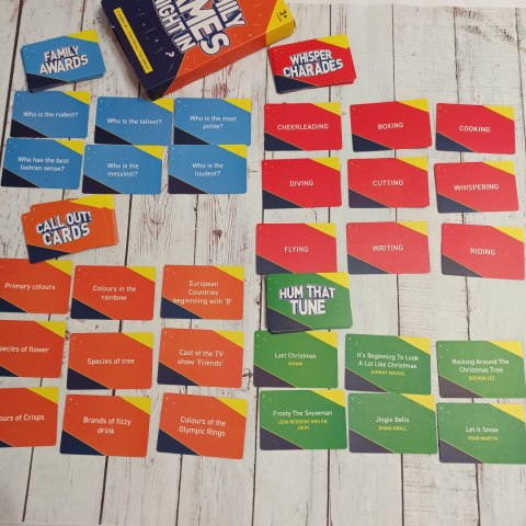 Family Games Night In - 4 gry w 1 Family Games Night In - 4 gry w 1