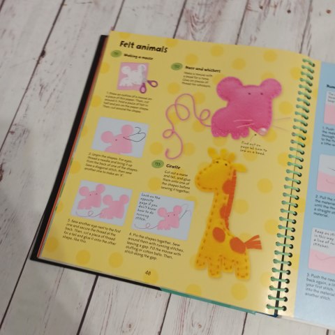365 Things o to Make and Do - Usborne 365 Things o to Make and Do - Usborne
