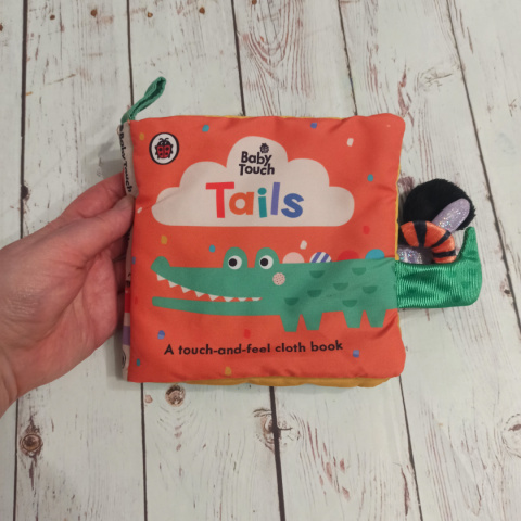 Baby Touch Tails sensoryczna książeczka z ogonkami zwierząt Baby Touch Tails sensoryczna książeczka z ogonkami zwierząt