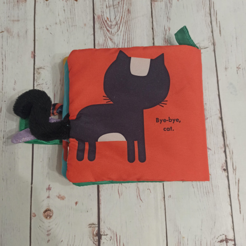 Baby Touch Tails sensoryczna książeczka z ogonkami zwierząt Baby Touch Tails sensoryczna książeczka z ogonkami zwierząt
