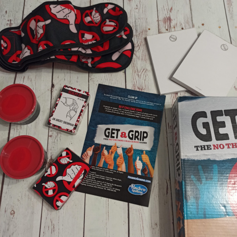 Get a Grip - gra zręcznościowa po angielsku bez użycia kciuków Get a Grip - gra zręcznościowa po angielsku bez użycia kciuków