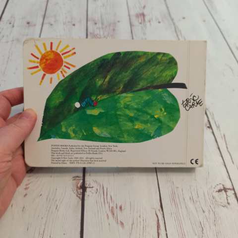 Książeczka The Very Hungry Caterpillar Książeczka The Very Hungry Caterpillar