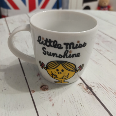 LITTLE MISS SUNSHINE - Kubek ceramiczny Little Miss LITTLE MISS SUNSHINE - Kubek ceramiczny Little Miss