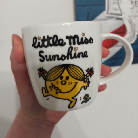 LITTLE MISS SUNSHINE - Kubek ceramiczny Little Miss LITTLE MISS SUNSHINE - Kubek ceramiczny Little Miss
