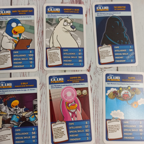 TOP TRUMPS Club Penguin