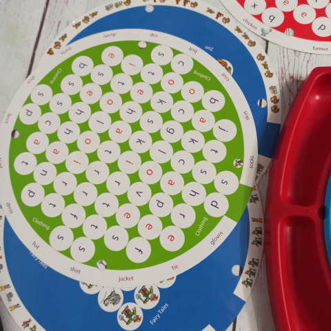 Wordsearch Junior - gra na wyszukiwanie słownictwa po angielsku Wordsearch Junior - gra na wyszukiwanie słownictwa po angielsku