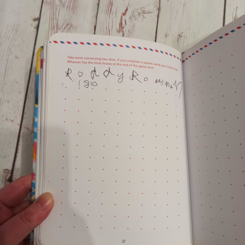 KIDS' TRAVEL JOURNAL