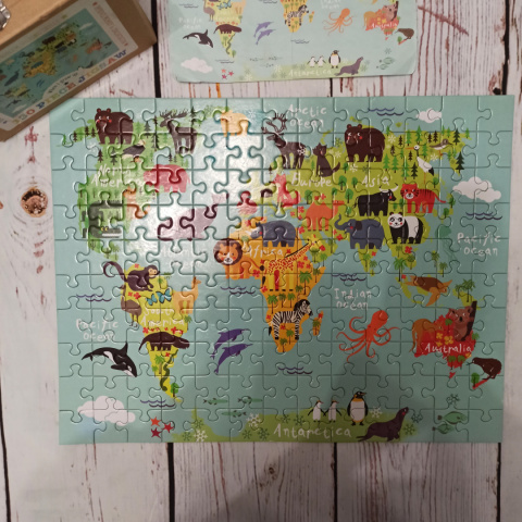 Puzzle Mapa Świata ze Zwierzętami w walizce