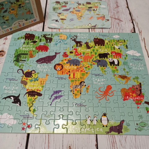 Puzzle Mapa Świata ze Zwierzętami w walizce