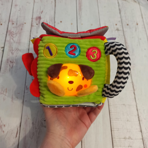 Vtech Interaktywna kostka ze schowkiem - kolory, liczby 123, piosenki