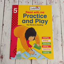 Książka Read with Me - Practice and Play 5 karty pracy + gra