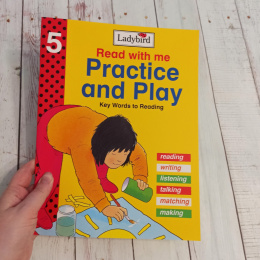 Książka Read with Me - Practice and Play 5 karty pracy + gra