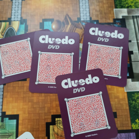 Cluedo DVD Game - gra detektywistyczna w środku NOWA Cluedo DVD Game - gra detektywistyczna w środku NOWA