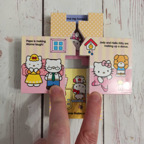 Hello Kitty Playhouse z pomieszczeniami w domu Hello Kitty Playhouse z pomieszczeniami w domu