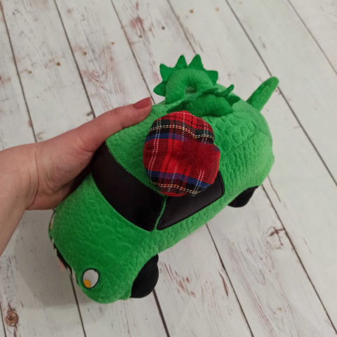 Pluszowy Potwór z Loch Ness w kształcie samochodu Pluszowy Potwór z Loch Ness w kształcie samochodu