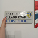 Tabliczka angielskiego klubu piłkarskiego Leeds United
