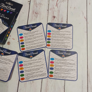 Trivial Pursuit Coasters - quiz z wiedzy ogólnej, kategorie - 120 pytań