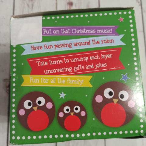 Christmas Pass the Robin - kula z ukrytymi prezentami pod każdą warstwą