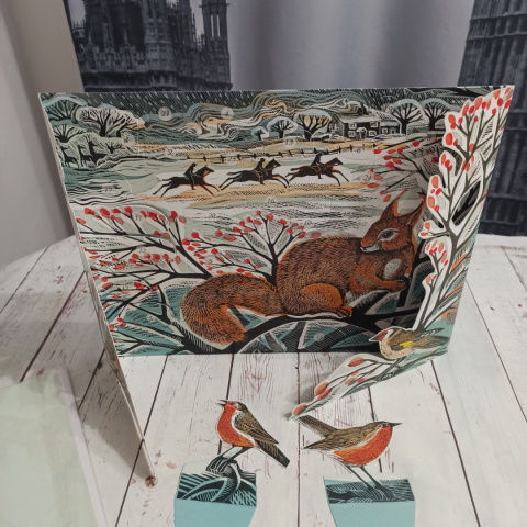 Duży kalendarz adwentowy 3D z okienkami kryjącymi leśne zwierzęta i symbole świąt