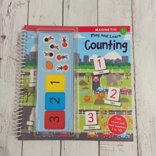 PLAY AND LEARN COUNTING - magnetyczna książeczka z magnesami