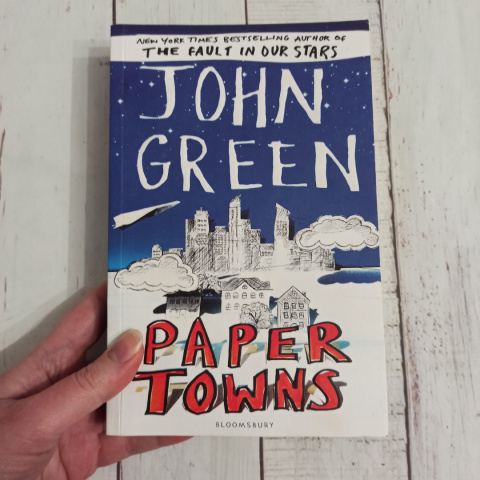 PAPER TOWNS - JOHN GREEN