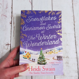 Snowflakes and Cinamon Swirls at the Winter Wonderland - Heidi Swain