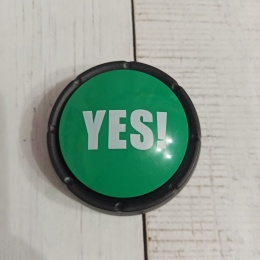 Przycisk YES - mówi "YES" różnymi głosami