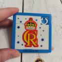 Układanka z symbolem Króla Karola III (trzy kolory do wyboru) NOWA