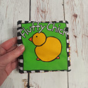 FLUFFY CHICK - Materiałowa książeczka ze zwierzętami na wsi