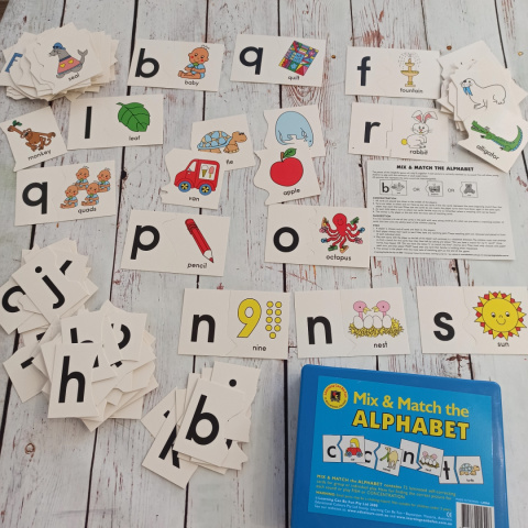 MIX & MATCH THE ALPHABET - wielki zestaw układanek w pojemniku