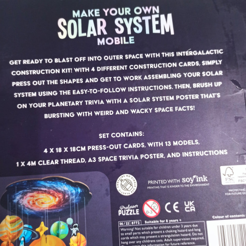 MAKE YOUR OWN SOLAR SYSTEM - w środku nowy