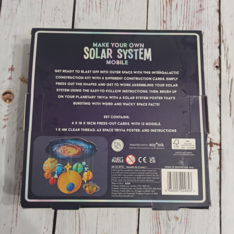 MAKE YOUR OWN SOLAR SYSTEM - w środku nowy