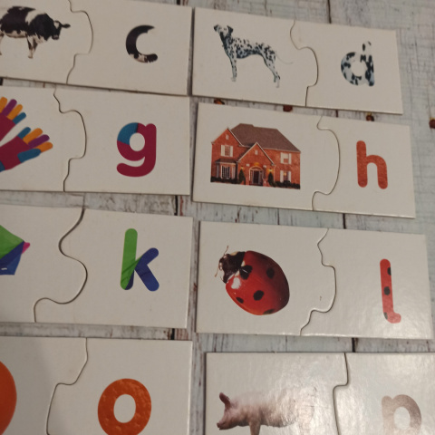 ALPHABET - puzzle, układanki