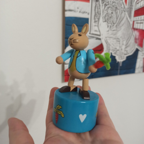 Drewniana Figurka Peter Rabbit - Piotruś Królik