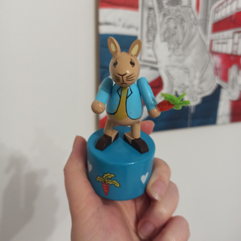 Drewniana Figurka Peter Rabbit - Piotruś Królik