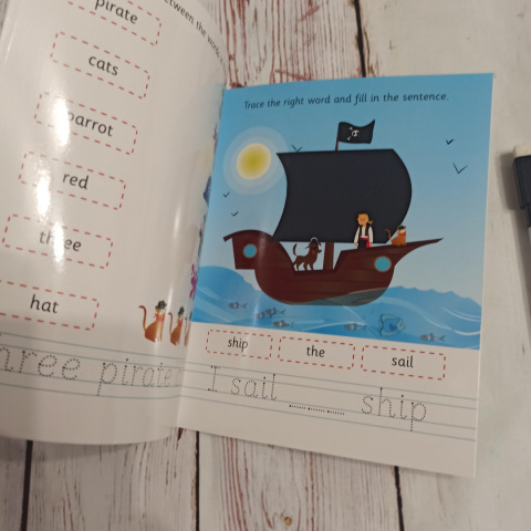 SENTENCES - fun learning with PIRATES - suchościeralna książeczka NOWA