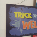 Dekoracyjna tabliczka Trick or Treaters WELCOME 45x21 cm