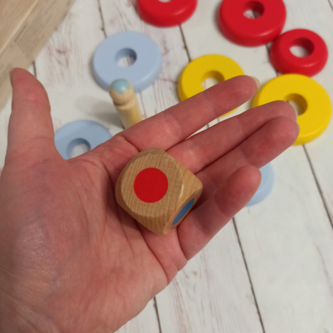 Coloured Dice Game - drewniana gra na kolory i liczenie z kostką Coloured Dice Game - drewniana gra na kolory i liczenie z kostką