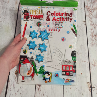 Colouring and Activity Pack Christmas/Winter - naklejki, kolorowanki, łamigłówki NOWA