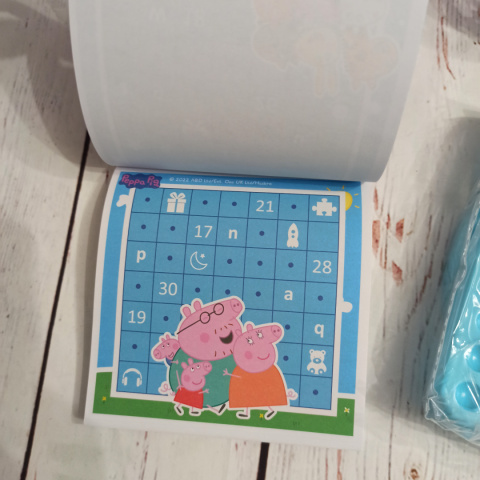 Peppa Pig - Edukacyjne bingo z liczbami, literami i rysunkami rzeczy z życia codziennego NOWA