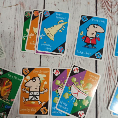 Fart the Explosive Card Game - na podobnych zasadach jak UNO - w środku NOWA