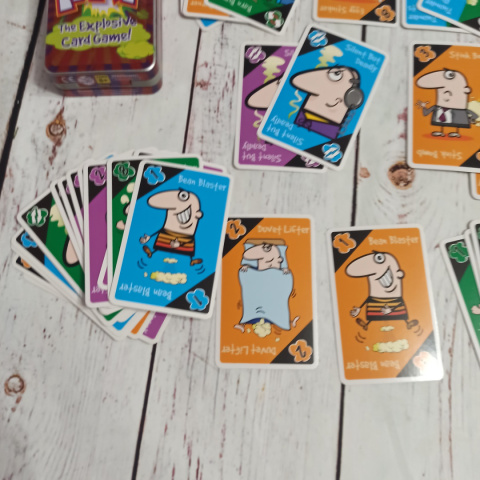 Fart the Explosive Card Game - na podobnych zasadach jak UNO - w środku NOWA