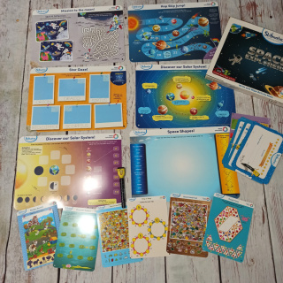 Space Explorers Write and Wipe Activity Mats - plastikowe suchościeralne maty XL dwustronne o kosmosie + zestaw mniejszych mat