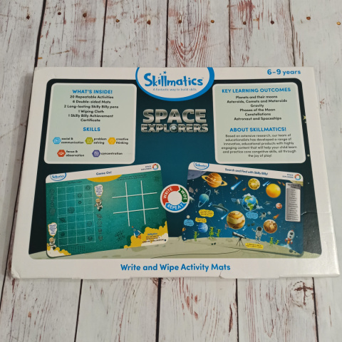 Space Explorers Write and Wipe Activity Mats - plastikowe suchościeralne maty XL dwustronne o kosmosie + zestaw mniejszych mat